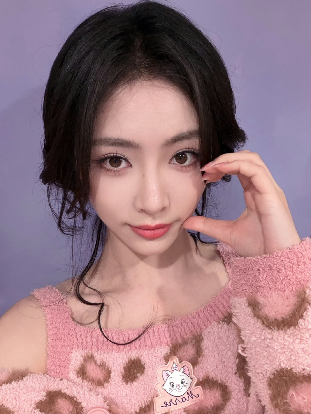 许佳琪的对视，盯得我受不了