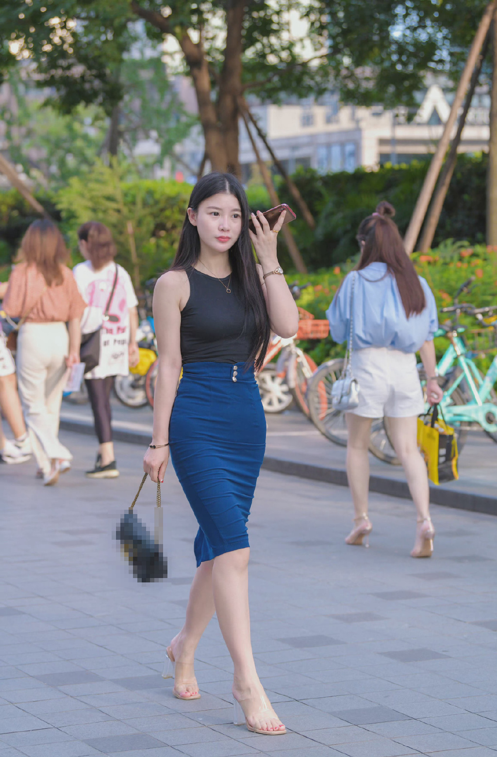 什么是前凸后翘？这就是前凸后翘！