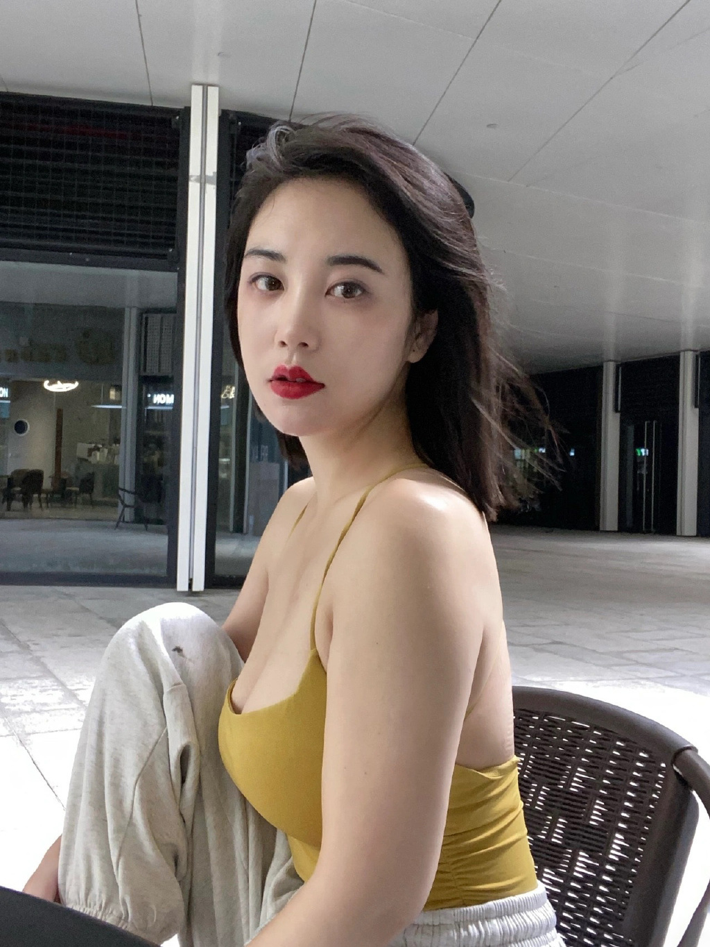 极品正妹性感自拍照，一大波福利胸涌来袭