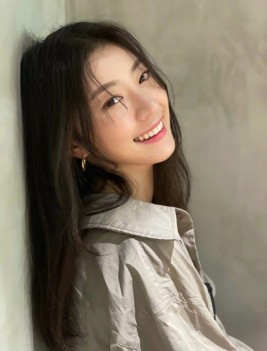 纪凌尘新女友 韩国模特YUNI云希
