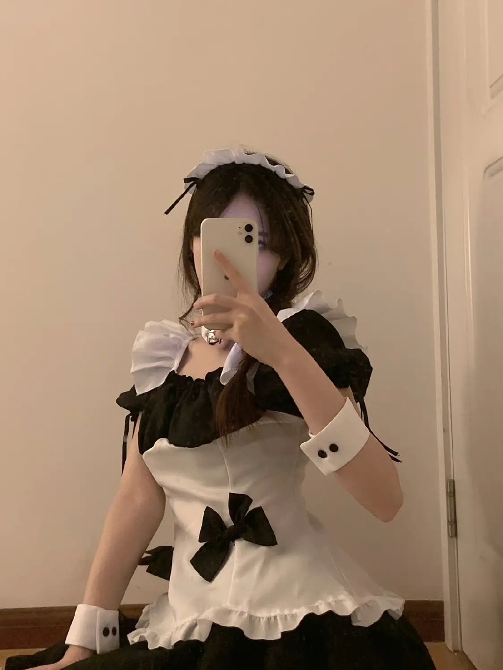 晚上来帮你打扫房间，顺便一起洗个澡
