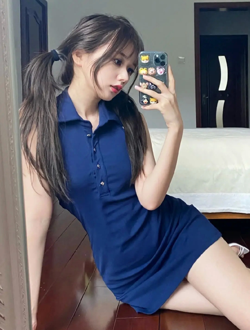 白花花的大腿，水灵灵的妹子