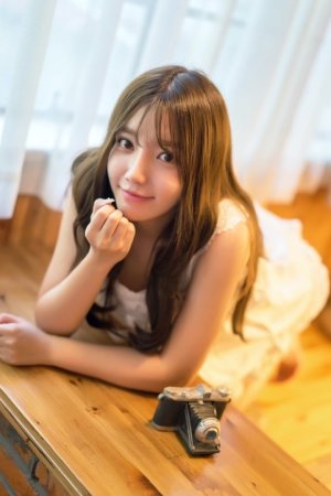 清纯妹子艾西闺房美照，清新养眼宛如天仙