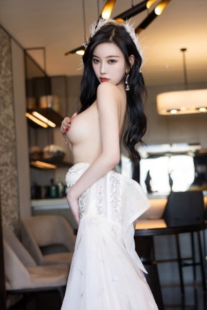 杨晨晨：谁是我的新郎？快来到我身旁