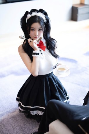 杨晨晨你这个妖精，你这个专门榨精的妖精