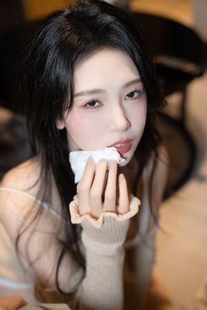 疯狂小伙入室抖娘利世，但不知谁睡了谁
