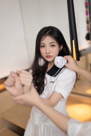 本以为是刺激的尾随，没想到遇到高端的猎人
