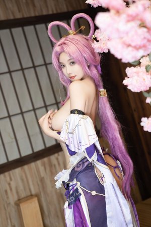 符玄在此：哥哥你冷静点，别扒拉我的道服！