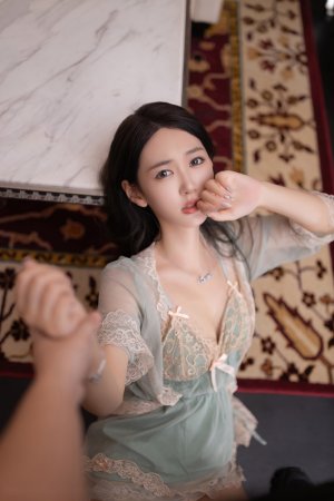 深夜点餐，唐安琪沦为了小哥的泄欲工具