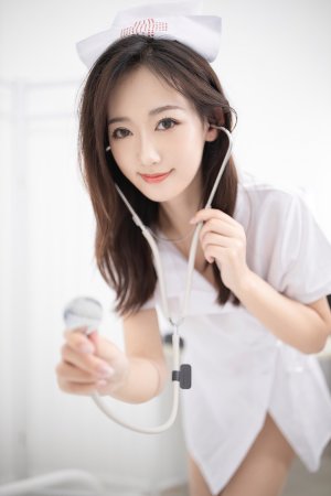 性感美女唐安琪 制服诱惑满足你对护士的幻想