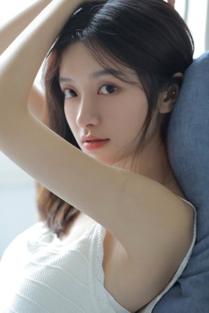 干净清纯的小女生，清新脱俗的气质令人心动