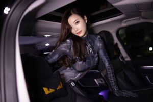 杨晨晨制服诱惑 化身蜘蛛侠拯救宅男的寂寞