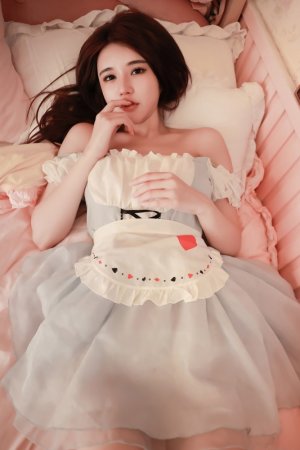 外表冷冽的冰山美人，床上竟是如此的豪放