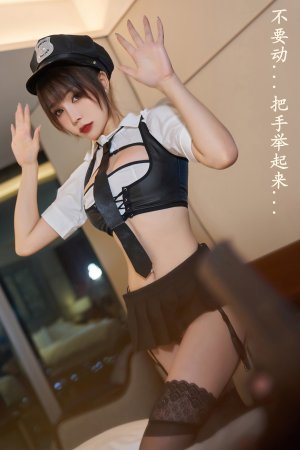 美女搜查官遭痴汉围捕，为了正义只能牺牲自己
