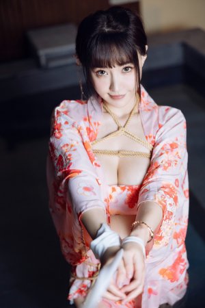 奶牛正妹朱可儿爆乳大赏，又大又弹爱不释手