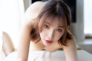 嫩模黄楽然内衣私房照，性感双峰让人血脉喷张