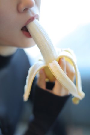 玩还是阿姨会玩！让你秒硬的床上小游戏